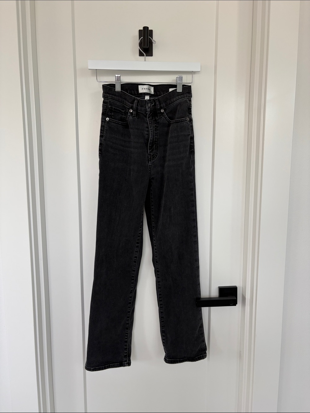 Frame le sleek straight black denim